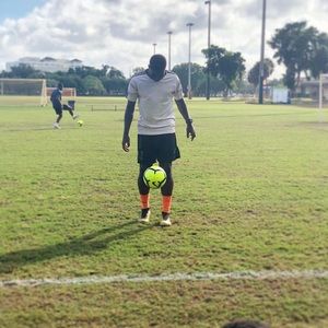 Meet your Posher, Dominique